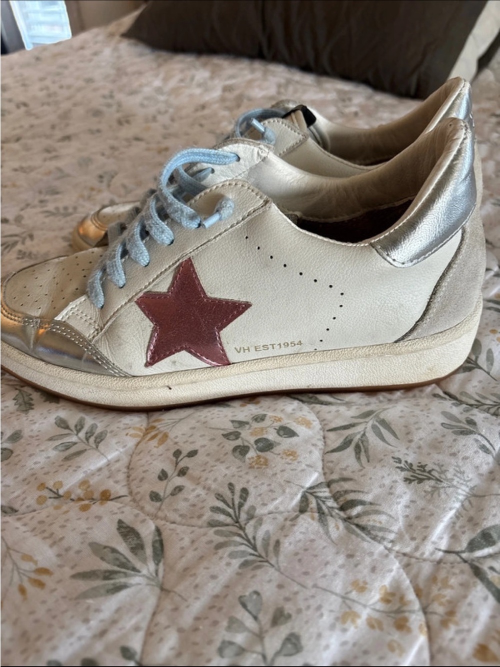 Vintage Havana Cream Leather Sneakers with Pink Star and Silver Accents